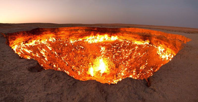 La puerta al infierno (la auténtica), al atardecer. Foto: Tormod Sandtorv